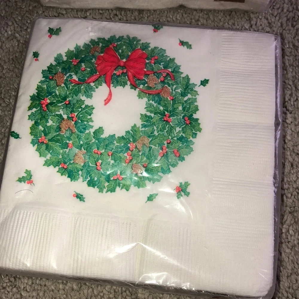 Hallmark Vintage Deadstock Beverage Napkins Packs (2)‎ Christmas Wreath Print